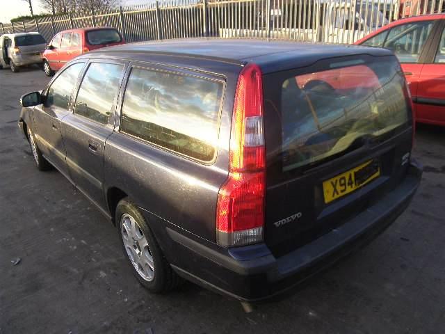 Breaking Volvo V70, V70 T AUTO Secondhand Parts 
