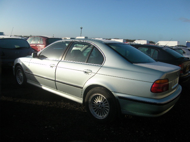 Breaking BMW 520, 520 I SE Secondhand Parts 