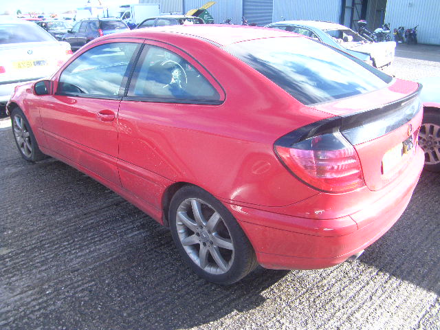 Breaking MERCEDES C180, C180 KOMPR Secondhand Parts 
