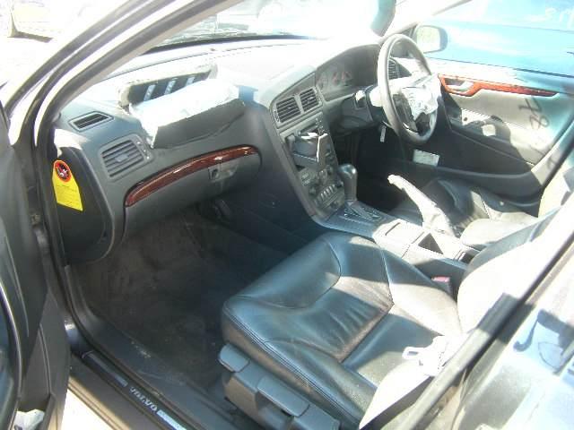 Volvo V70 Dismantlers, V70 AUTO Car Spares 