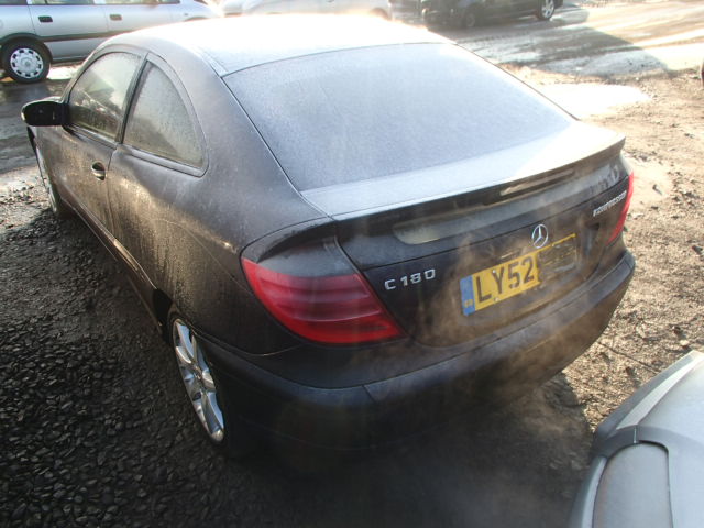 Breaking MERCEDES C180, C180 KOMPR Secondhand Parts 