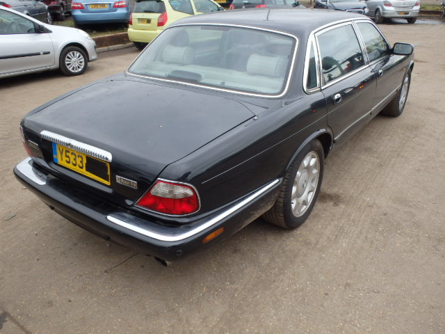 DAIMLER DAIMLER Dismantlers, DAIMLER V8 AUTO Used Spares 