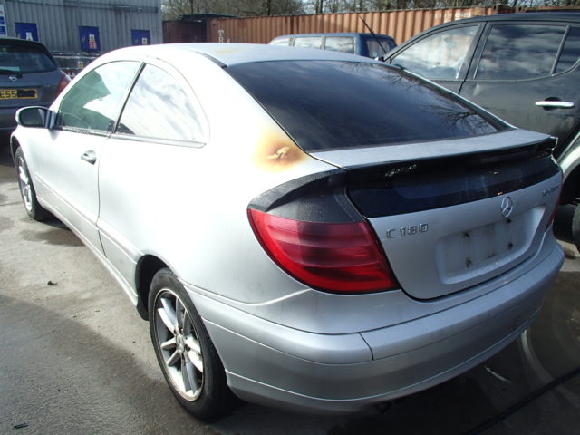 Breaking MERCEDES C180, C180 KOMPR Secondhand Parts 