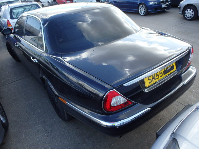 Breaking JAGUAR XJ8, XJ8 V8 SOVEREIGN Secondhand Parts 