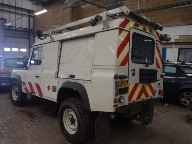 Breaking LAND ROVER DEFENDER, DEFENDER 1 Secondhand Parts 