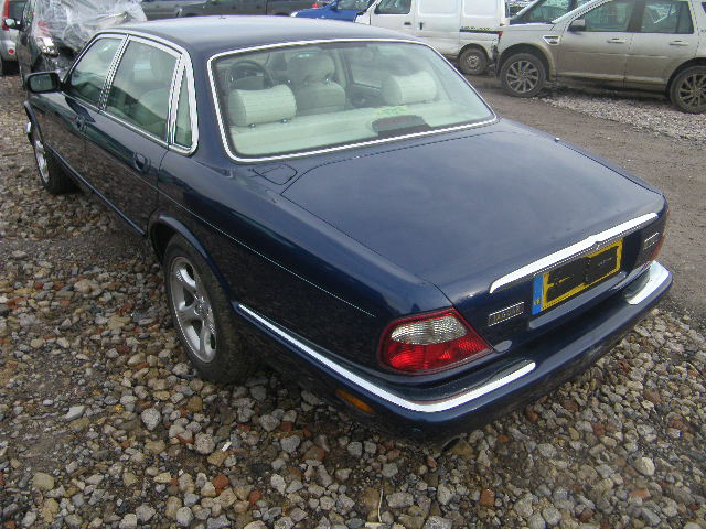 Breaking JAGUAR XJ, XJ 8 AUTO Secondhand Parts 