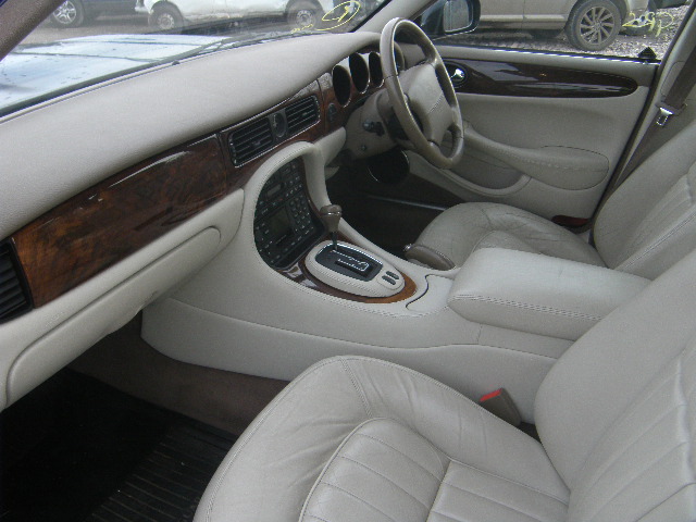 JAGUAR XJ Dismantlers, XJ 8 AUTO Car Spares 