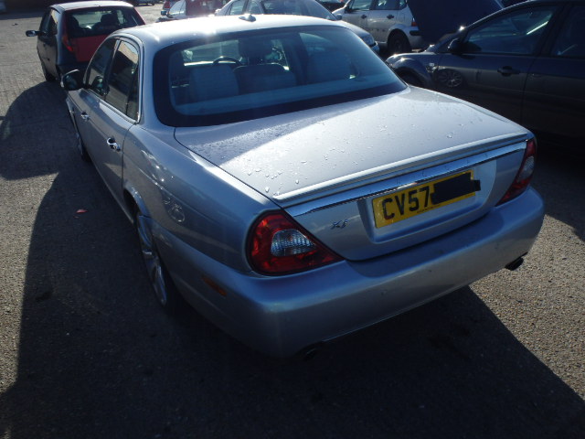 Breaking JAGUAR XJ, XJ EXECUTIE Secondhand Parts 