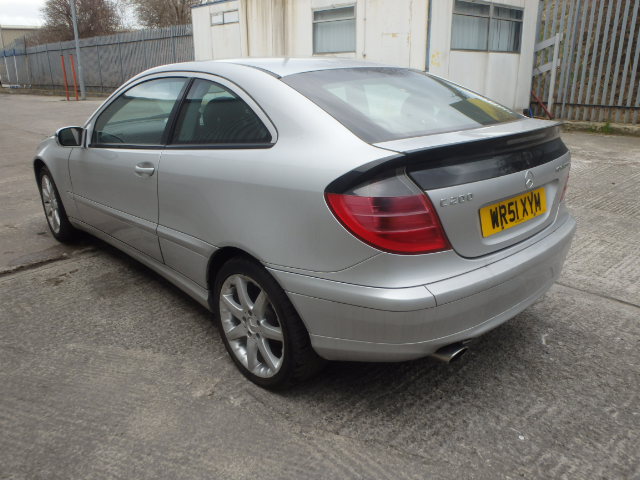 Breaking MERCEDES C200, C200 KOMPR Secondhand Parts 