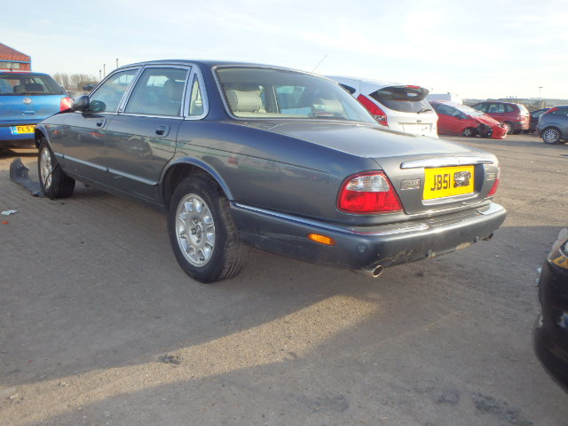 Breaking JAGUAR XJ, XJ 8 AUTO Secondhand Parts 