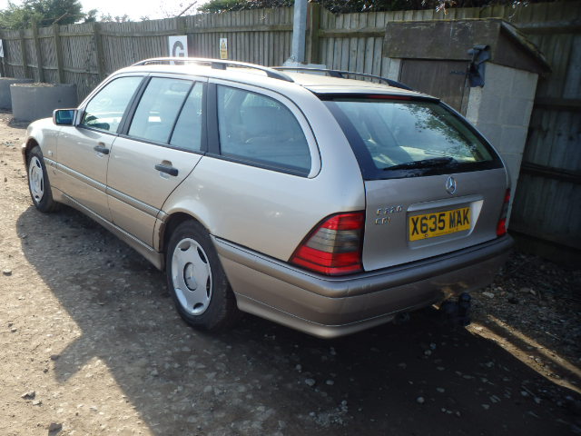 Breaking MERCEDES C220, C220 CDI C Secondhand Parts 