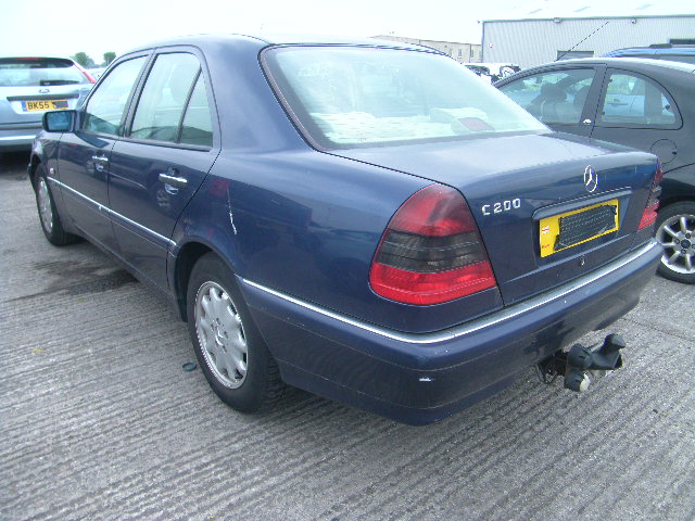 Breaking MERCEDES C200, C200 ELEGA Secondhand Parts 