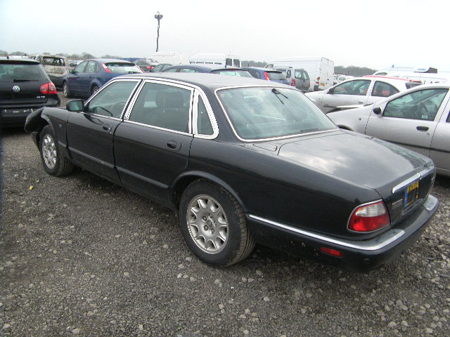 Breaking JAGUAR XJ8, XJ8  Secondhand Parts 