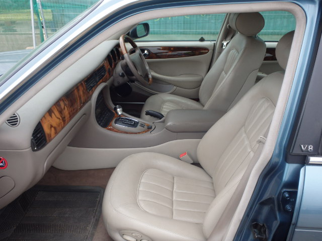 JAGUAR XJ Dismantlers, XJ 8 AUTO Car Spares 