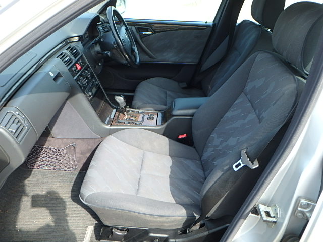 MERCEDES E220 Dismantlers, E220 CDI A Car Spares 