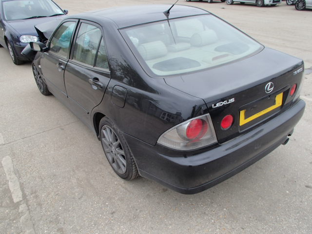 Breaking LEXUS IS200, IS200 SE AUTO Secondhand Parts 