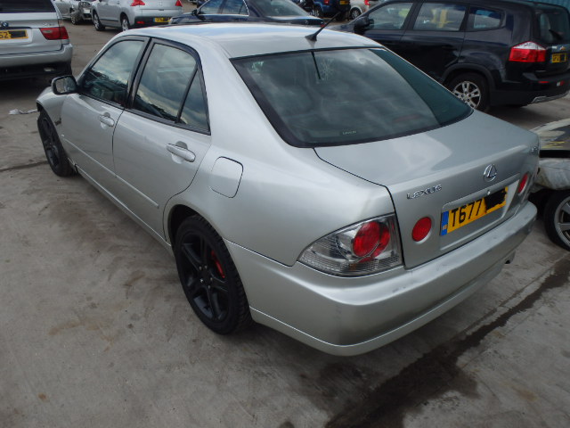 Breaking LEXUS IS200, IS200 SE Secondhand Parts 