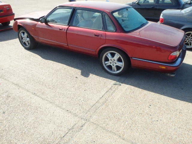 Breaking JAGUAR XJR, XJR V8 AUTO Secondhand Parts 