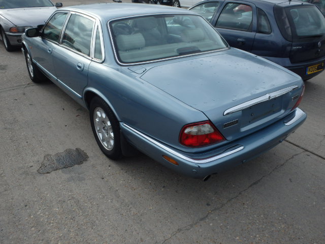 Breaking JAGUAR XJ, XJ EXECUTIVE Secondhand Parts 