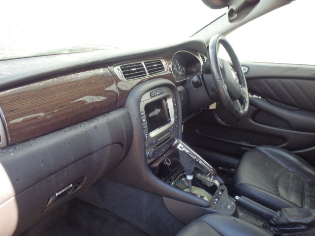 JAGUAR X-TYPE Dismantlers, X-TYPE SE Car Spares 