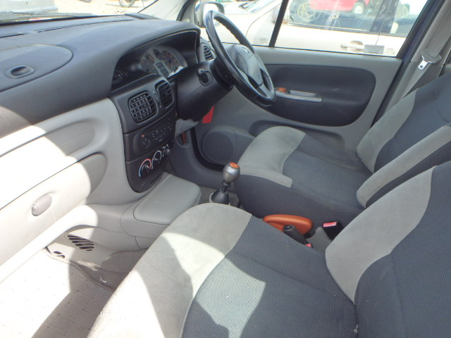 RENAULT MEGANE Dismantlers, MEGANE SCENIC Car Spares 