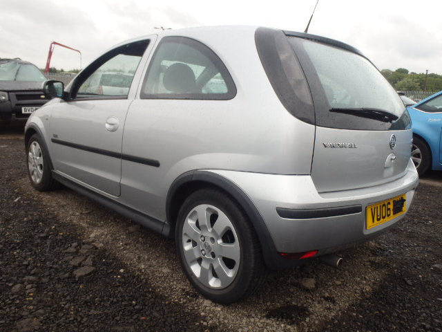 Breaking VAUXHALL CORSA, CORSA SXI Secondhand Parts 