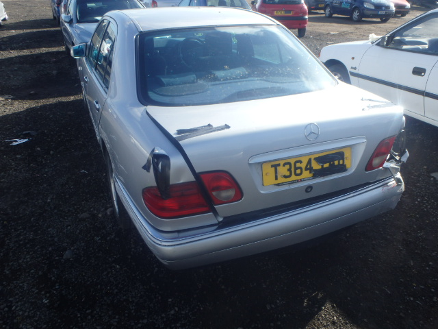 Breaking MERCEDES E220, E220 CDI A Secondhand Parts 