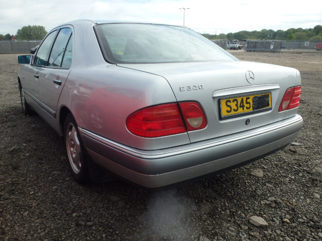 Breaking MERCEDES 320, 320 E Secondhand Parts 