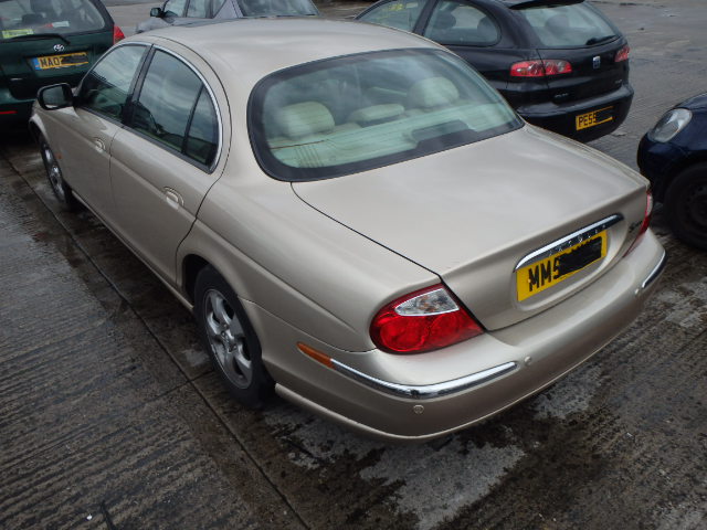 Breaking JAGUAR S TYPE, S TYPE S-TYPE V6 Secondhand Parts 