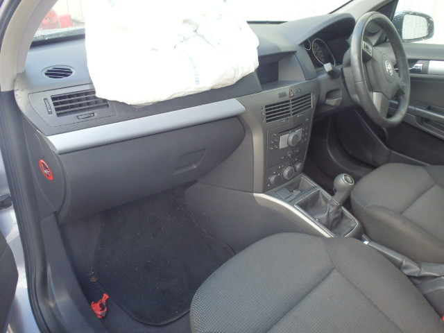VAUXHALL ASTRA Dismantlers, ASTRA BREEZE Car Spares 