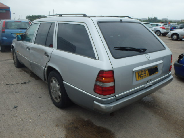 Breaking MERCEDES E200, E200 AUTO Secondhand Parts 
