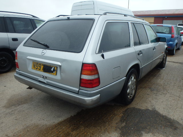 MERCEDES E200 Dismantlers, E200 AUTO Used Spares 