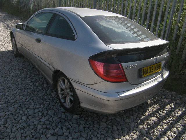 Breaking MERCEDES C200, C200 KOMPR Secondhand Parts 