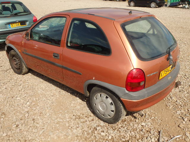 Breaking VAUXHALL CORSA, CORSA 16V Secondhand Parts 