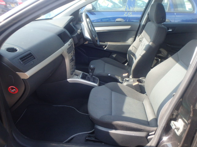 VAUXHALL ASTRA Dismantlers, ASTRA BREEZE Car Spares 