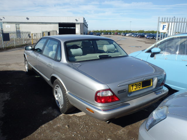 Breaking JAGUAR XJ, XJ SPORT V Secondhand Parts 