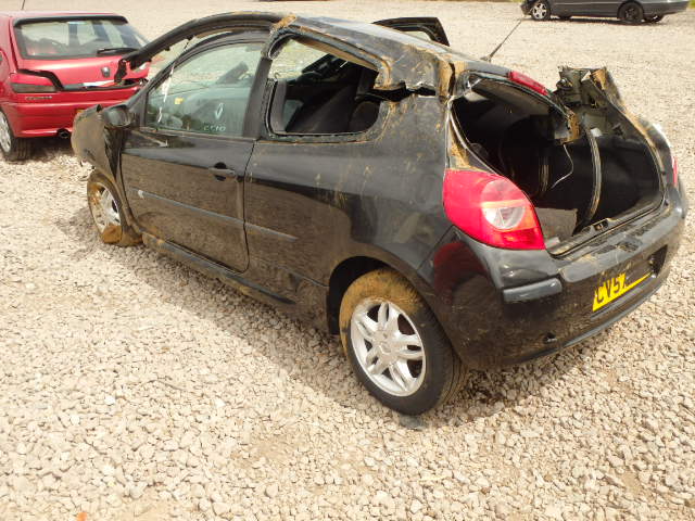 Breaking RENAULT CLIO, CLIO EXTREME Secondhand Parts 