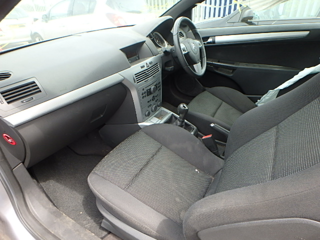 VAUXHALL ASTRA Dismantlers, ASTRA SXI Car Spares 