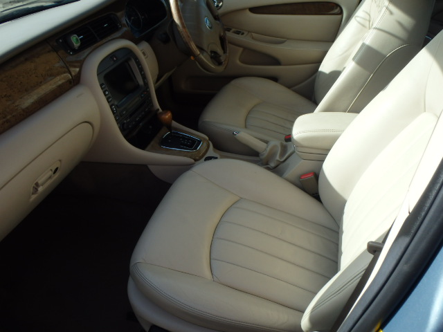 JAGUAR X-TYPE Dismantlers, X-TYPE V6 Car Spares 