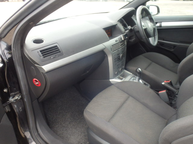 VAUXHALL ASTRA Dismantlers, ASTRA SXI Car Spares 