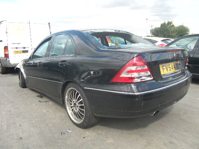 Breaking MERCEDES C200, C200 KOMP. Secondhand Parts 