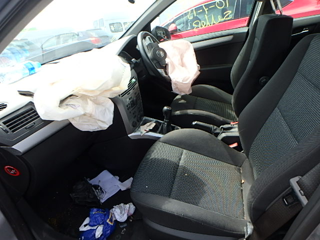 VAUXHALL ASTRA Dismantlers, ASTRA SXI Car Spares 