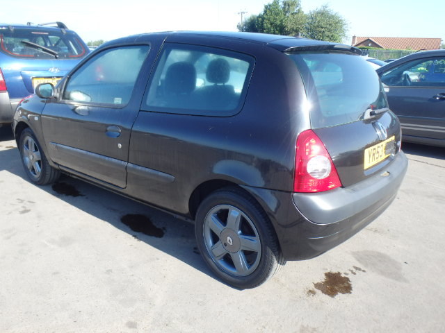 Breaking RENAULT CLIO, CLIO DYNAMIQUE Secondhand Parts 