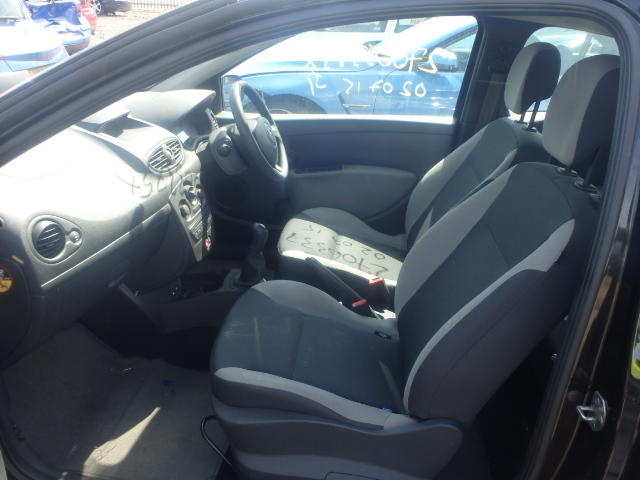 RENAULT CLIO Dismantlers, CLIO EXTREME Car Spares 