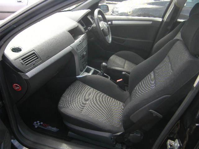 VAUXHALL ASTRA Dismantlers, ASTRA SXI Car Spares 