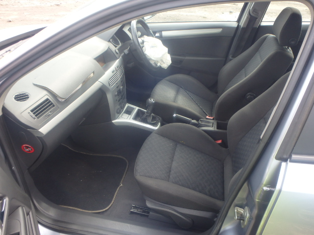 VAUXHALL ASTRA Dismantlers, ASTRA SXI Car Spares 