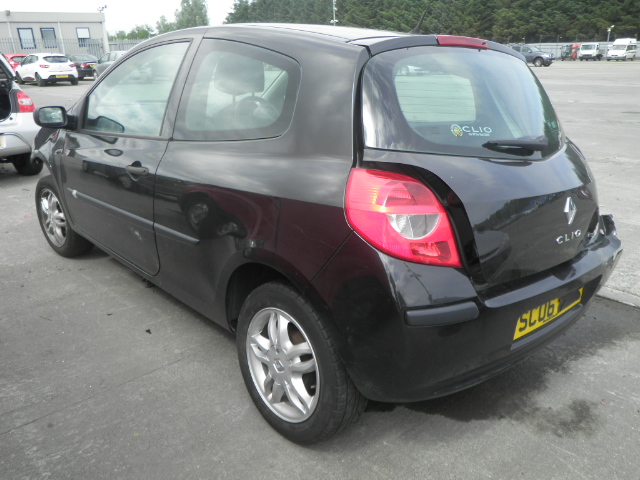 Breaking RENAULT CLIO, CLIO EXTREME Secondhand Parts 