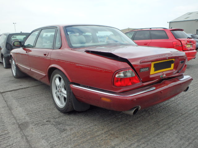 Breaking JAGUAR XJR, XJR V8 AUTO Secondhand Parts 