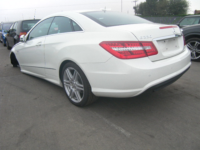 Breaking MERCEDES E, E RZ E220 Secondhand Parts 