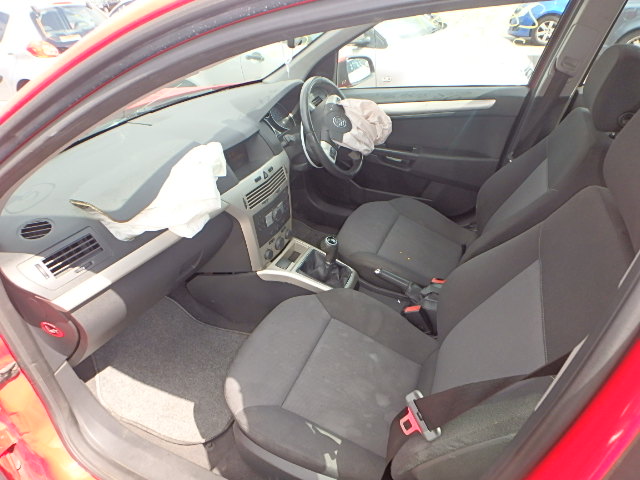 VAUXHALL ASTRA Dismantlers, ASTRA BREEZE Car Spares 